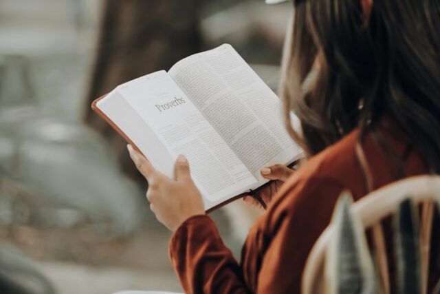 Photo healthy reading habit