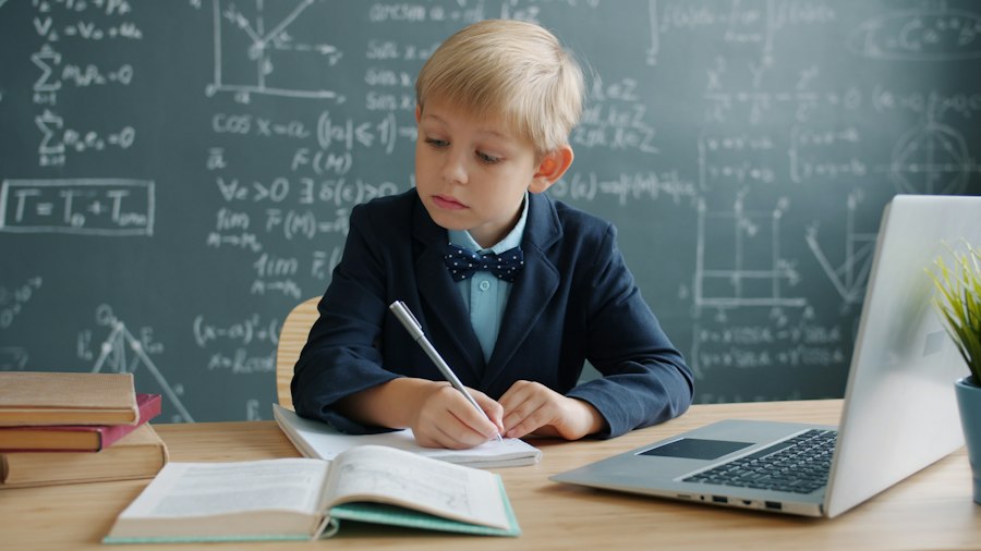 Photo modern education experts data